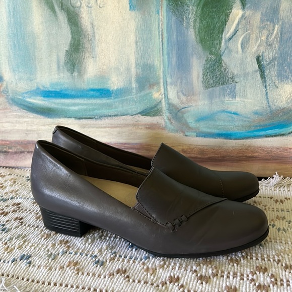 Trotters Women's Leather Moment Flat Dark Gray Women's Size 8 - Picture 6 of 9